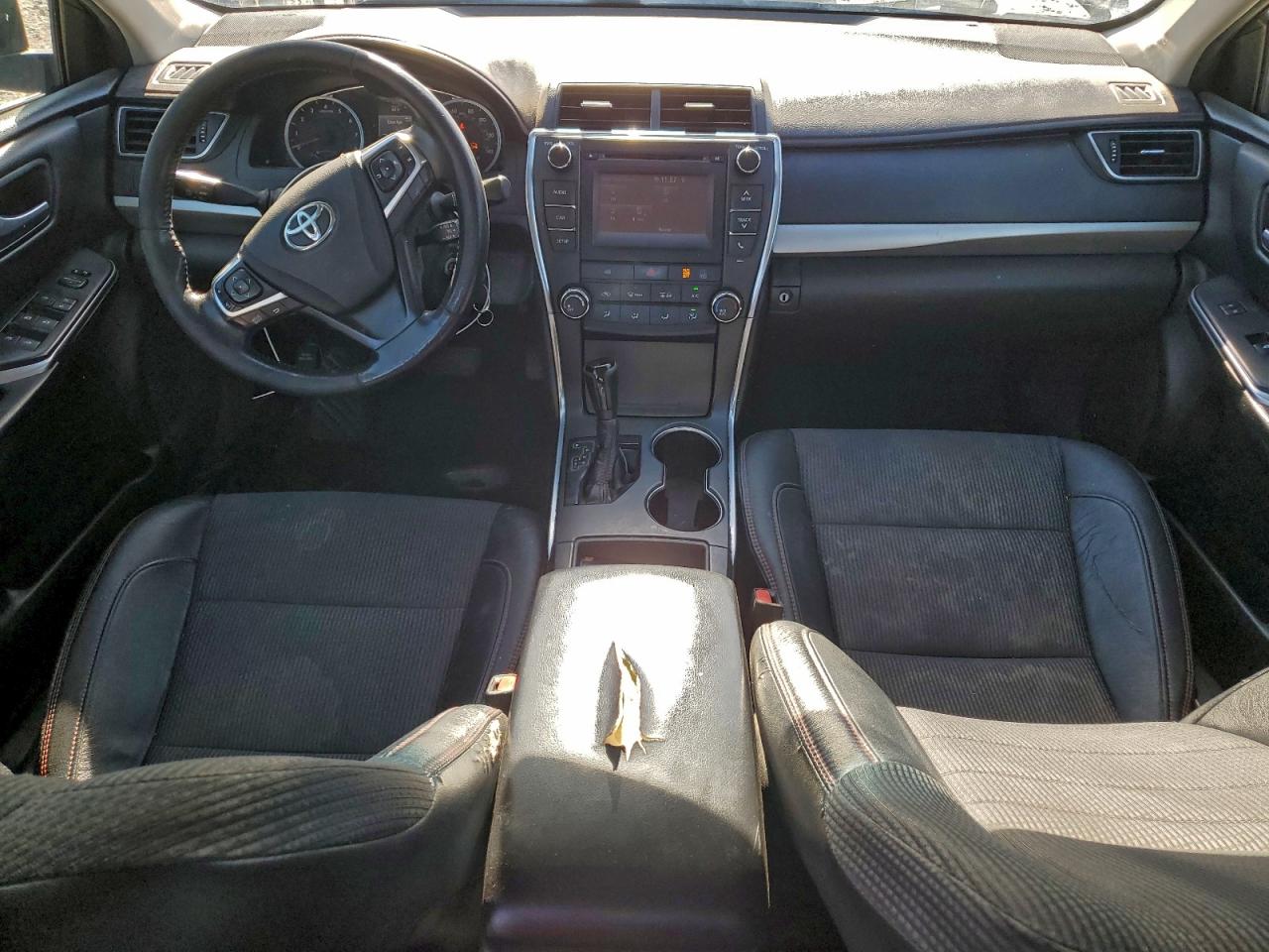 2017 TOYOTA CAMRY LE photo 8
