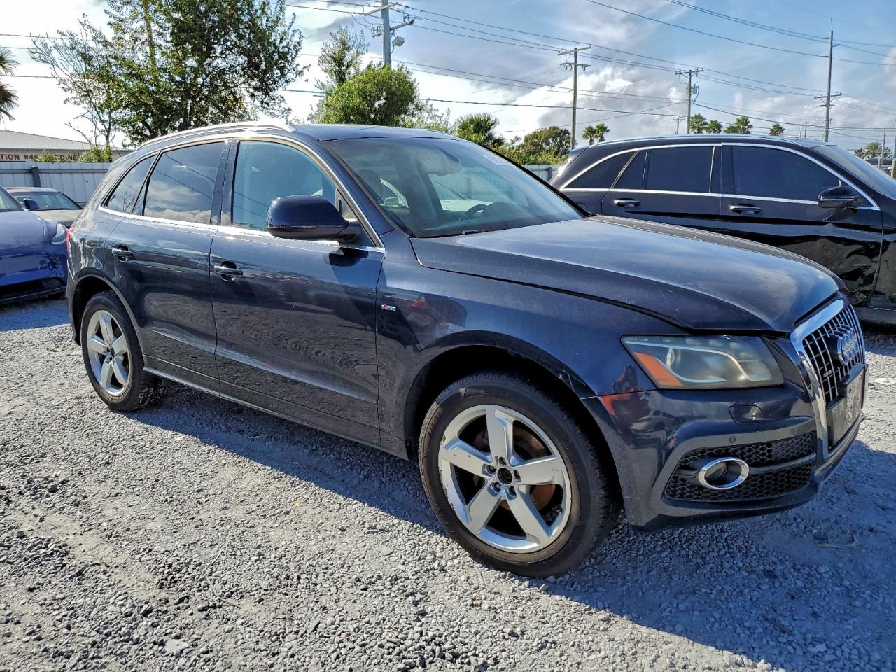 2012 AUDI Q5 PREMIUM PLUS photo 4