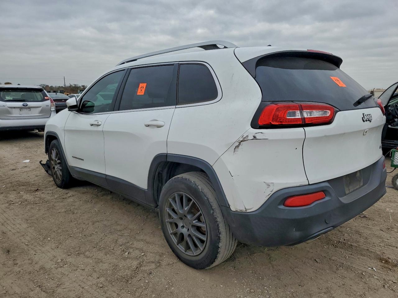 2017 JEEP CHEROKEE LATITUDE photo 3