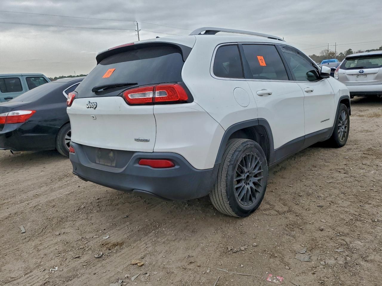 2017 JEEP CHEROKEE LATITUDE photo 5