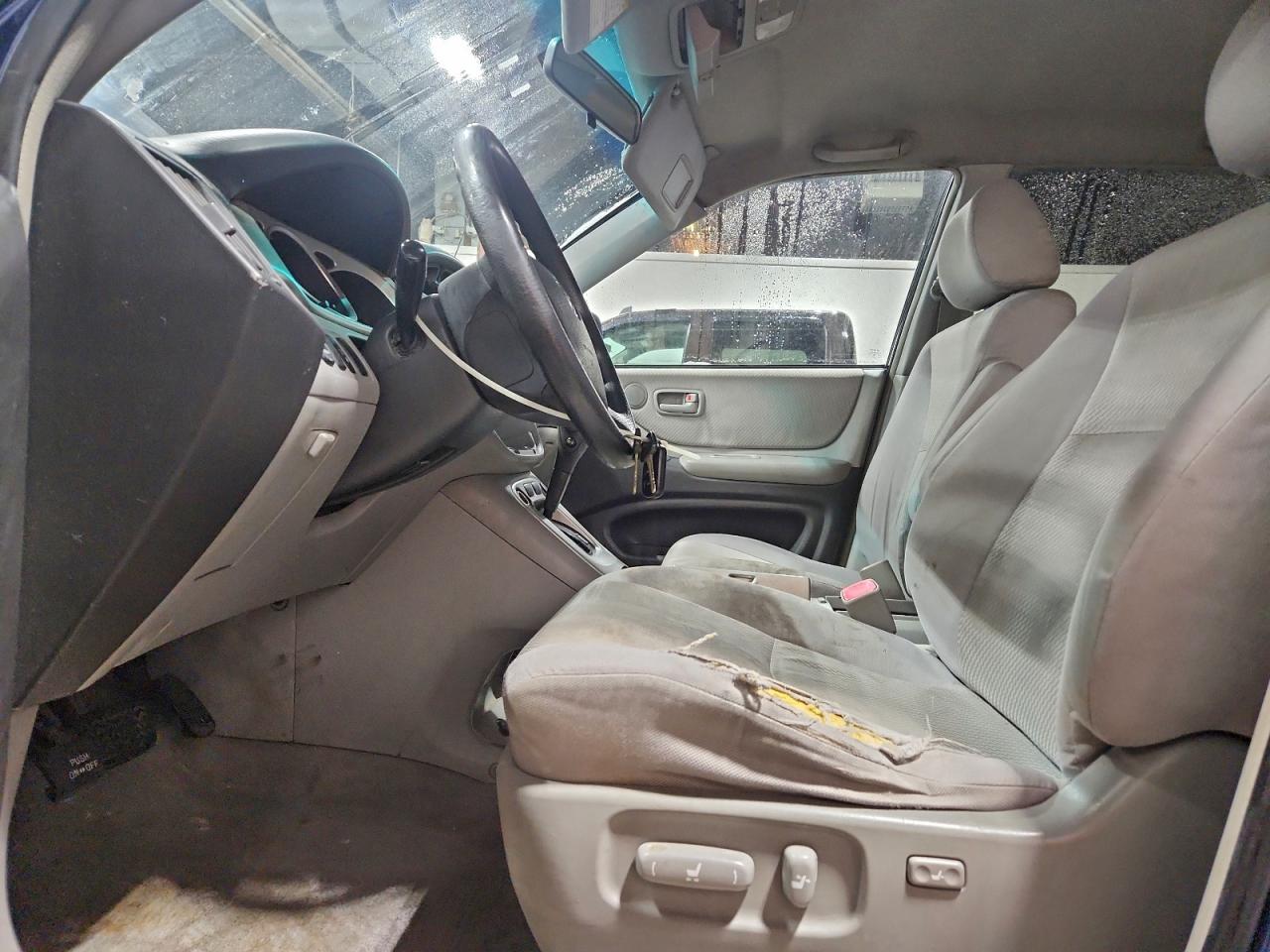 2004 TOYOTA HIGHLANDER photo 7