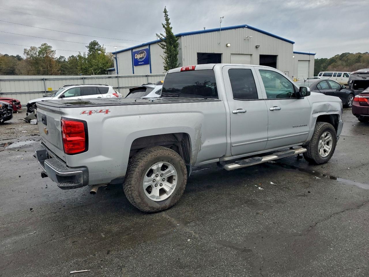 2016 CHEVROLET SILVERADO K1500 LT photo 3