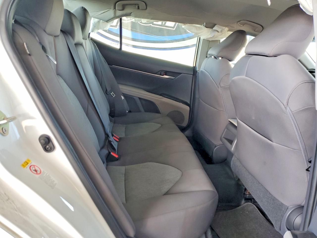 2018 TOYOTA CAMRY L photo 10