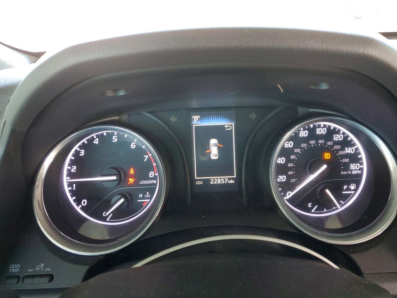 2018 TOYOTA CAMRY L photo 9