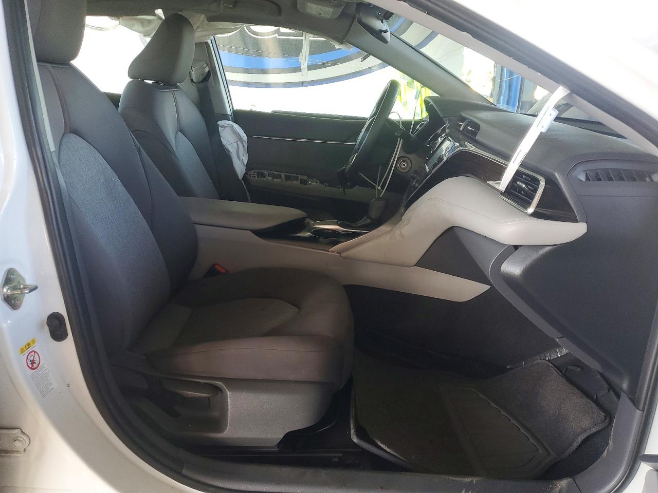 2018 TOYOTA CAMRY L photo 7