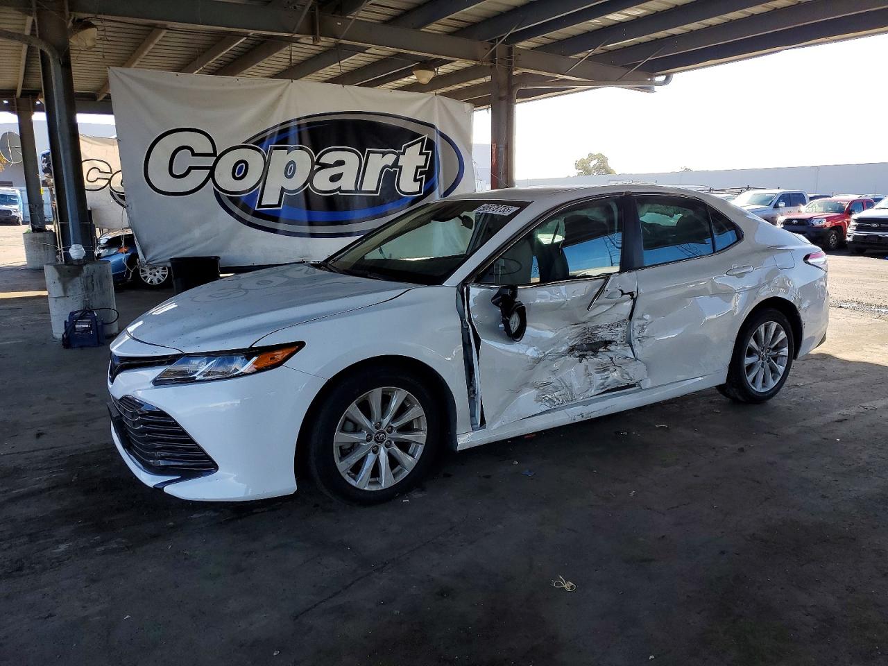 2018 TOYOTA CAMRY