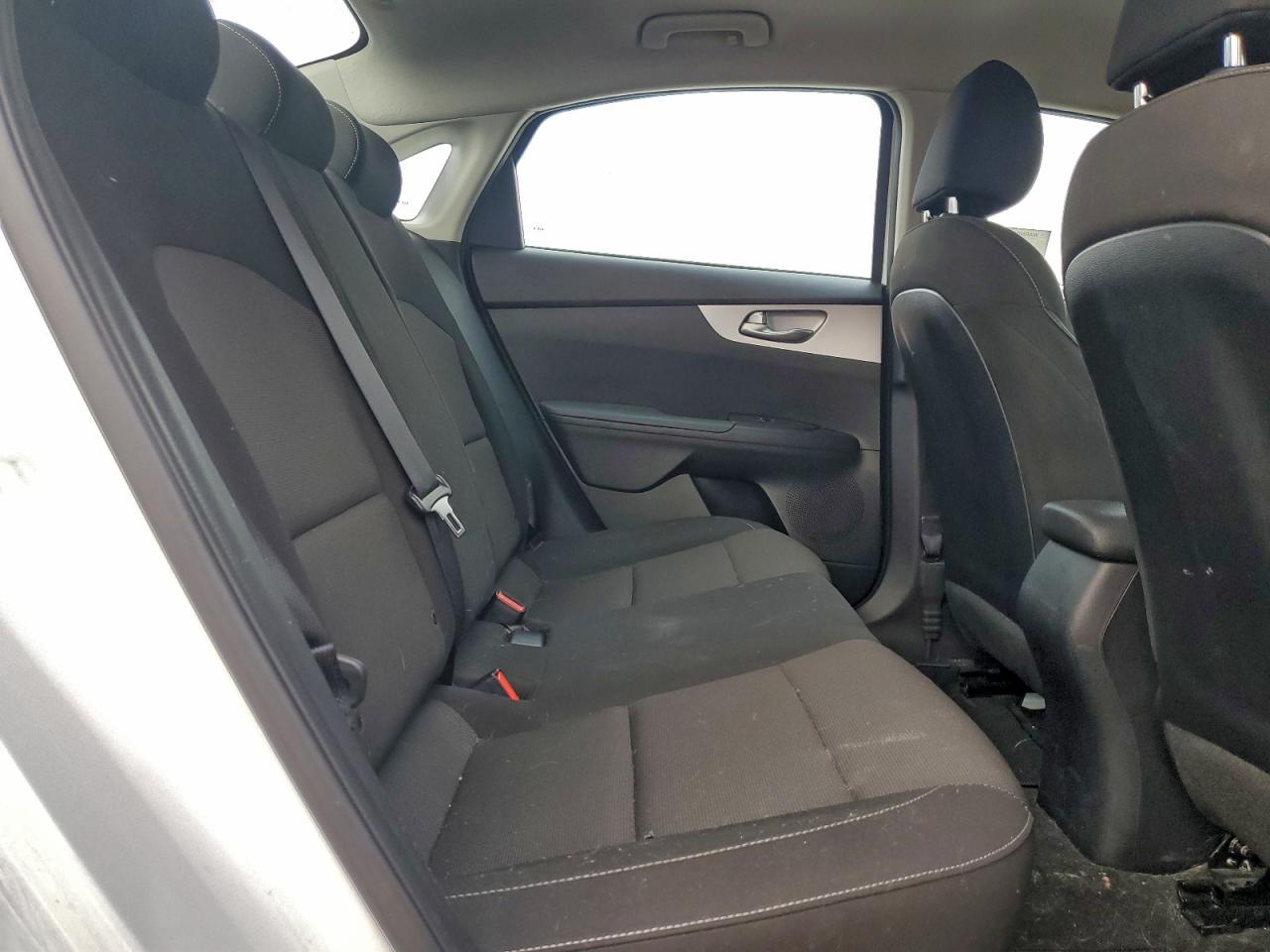 2023 KIA FORTE LX photo 19