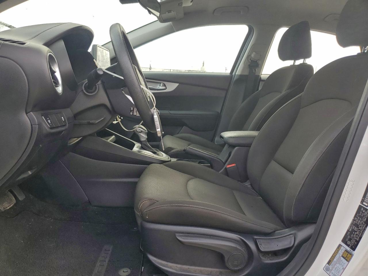 2023 KIA FORTE LX photo 13