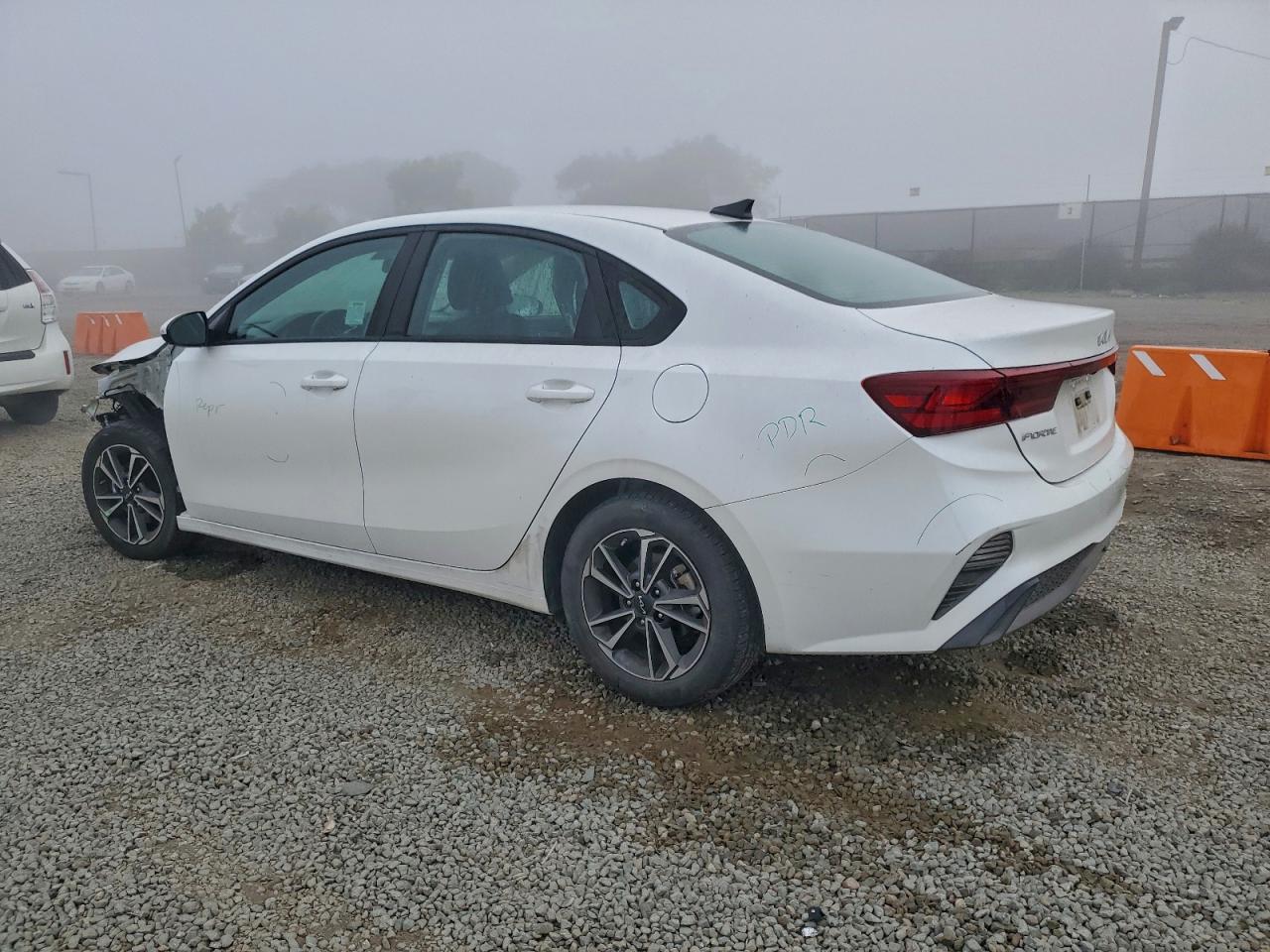 2023 KIA FORTE LX photo 3