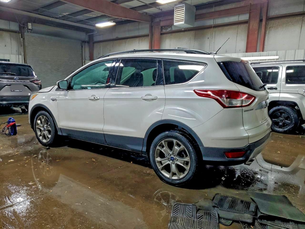 2013 FORD ESCAPE SEL photo 4