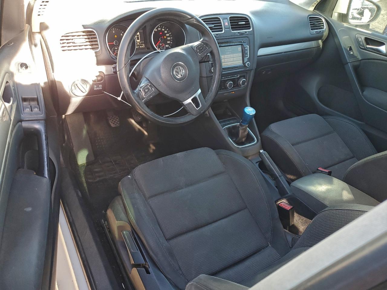 2011 VOLKSWAGEN GOLF photo 22