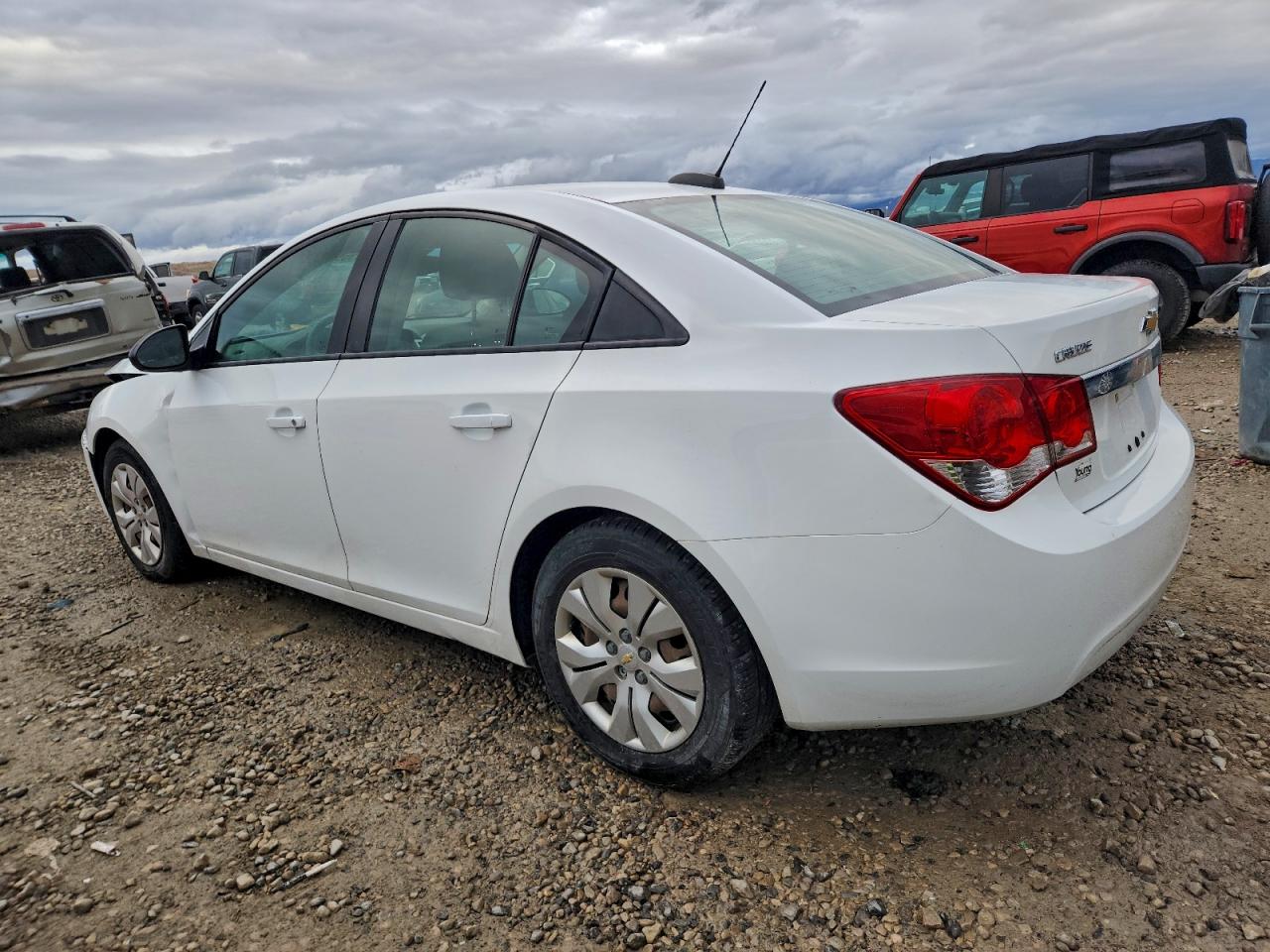 2016 CHEVROLET CRUZE LIMITED LS photo 2