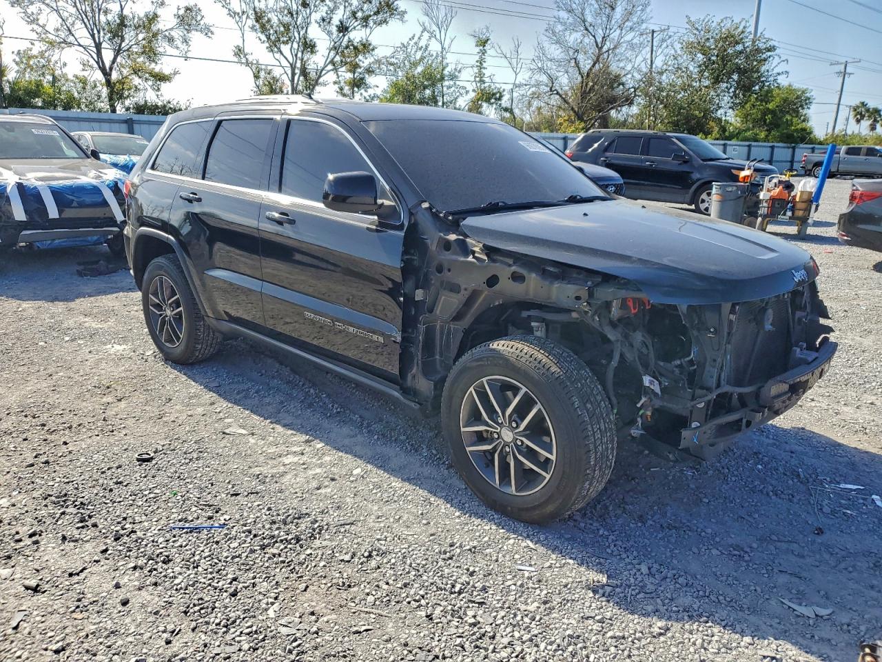 2018 JEEP GRAND CHEROKEE LAREDO photo 4