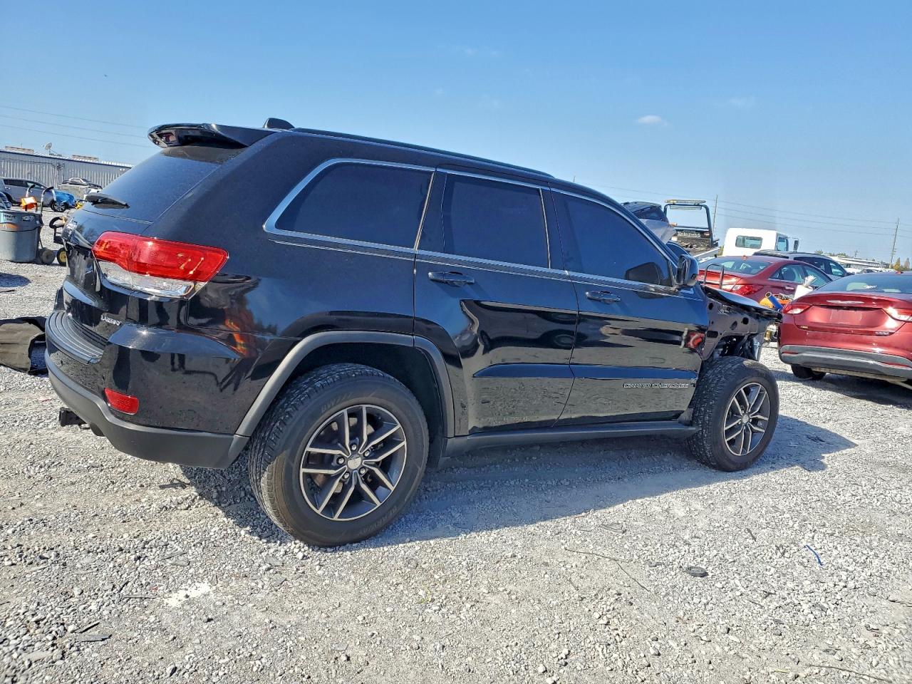 2018 JEEP GRAND CHEROKEE LAREDO photo 3