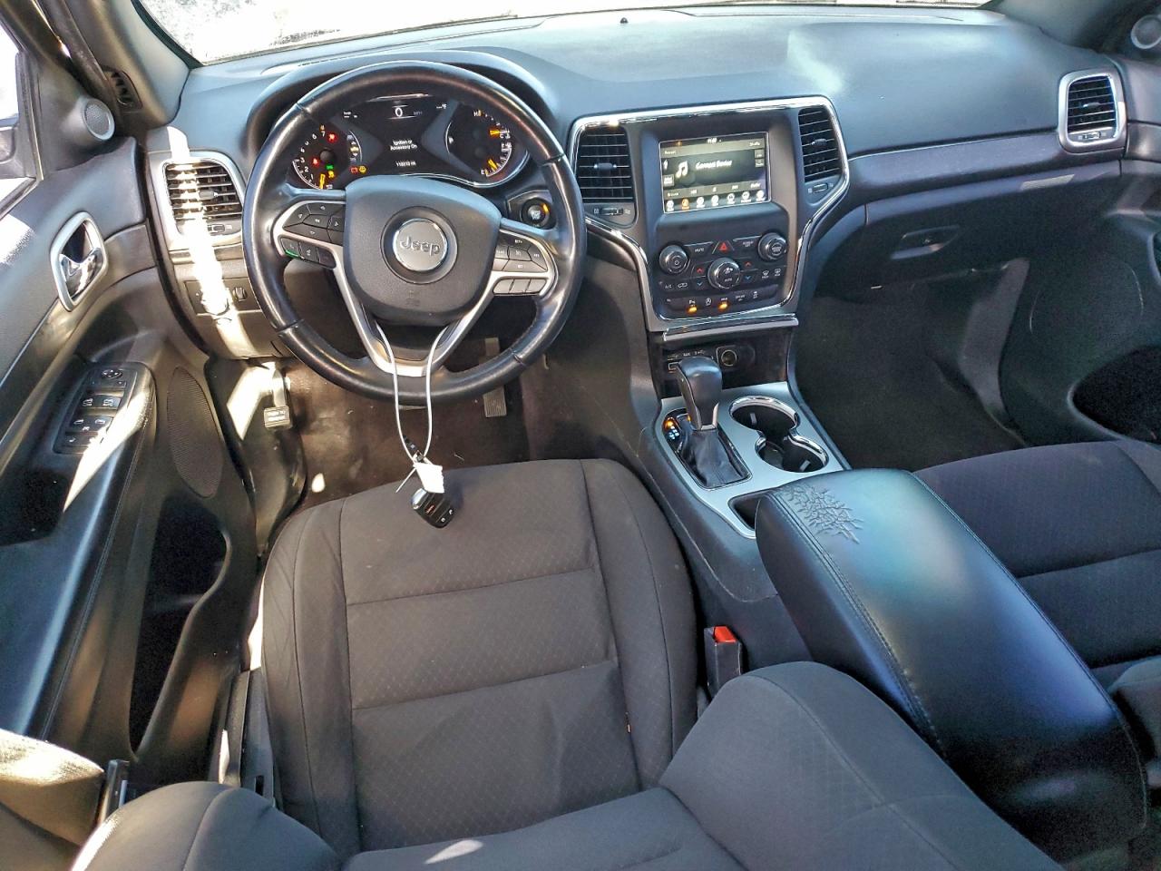 2018 JEEP GRAND CHEROKEE LAREDO photo 8