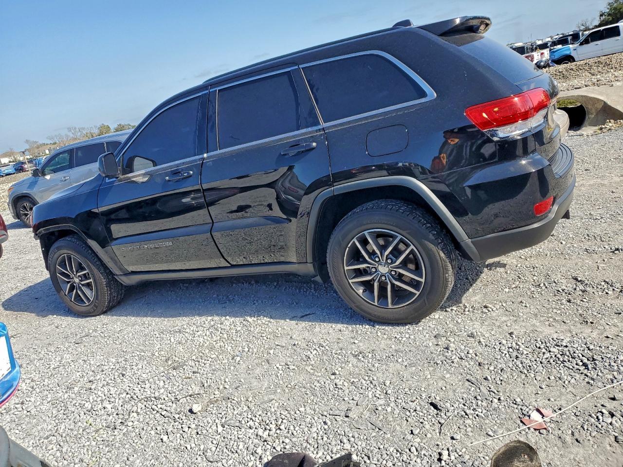 2018 JEEP GRAND CHEROKEE LAREDO photo 2