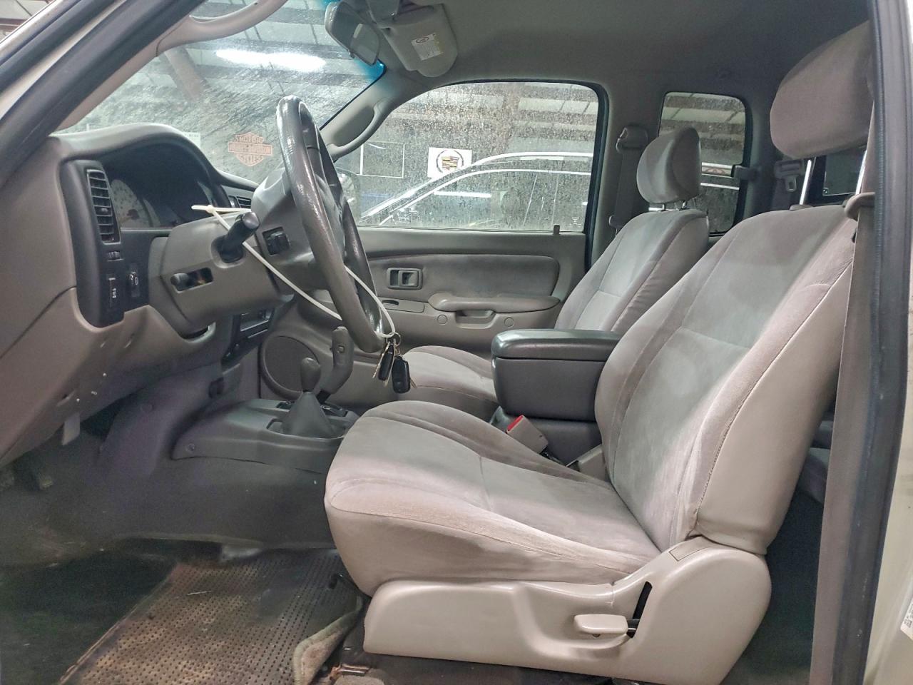 2004 TOYOTA TACOMA XTRACAB photo 7