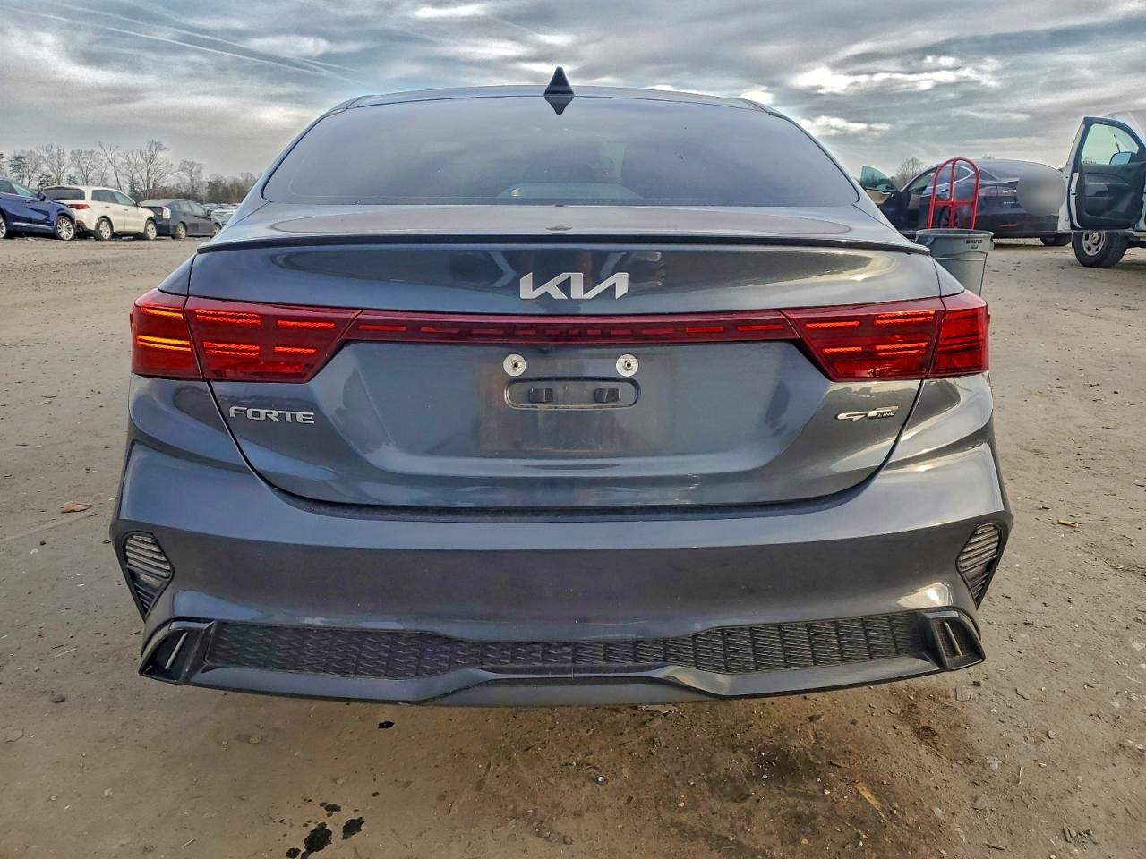2024 KIA FORTE GT LINE photo 6