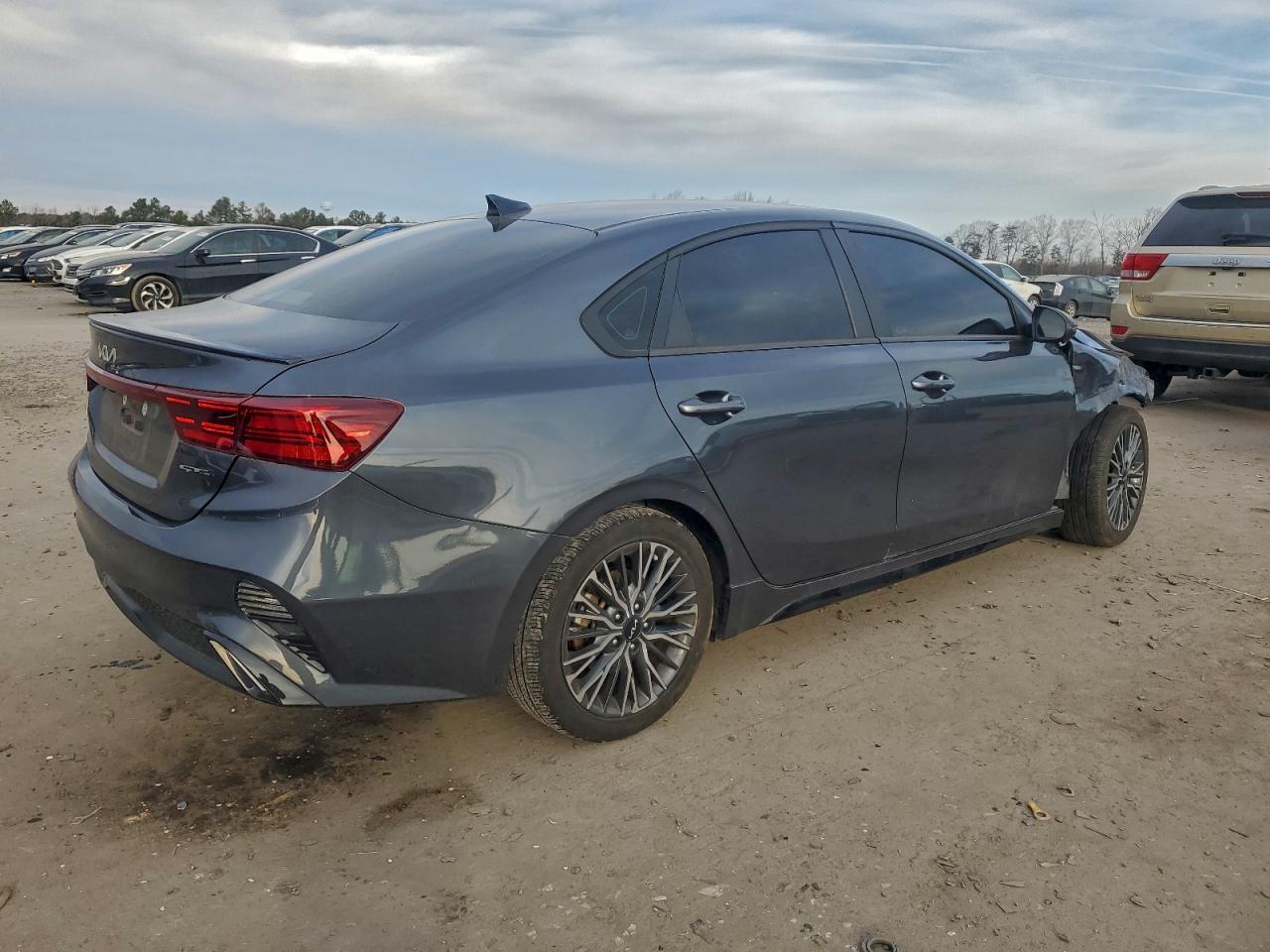 2024 KIA FORTE GT LINE photo 3