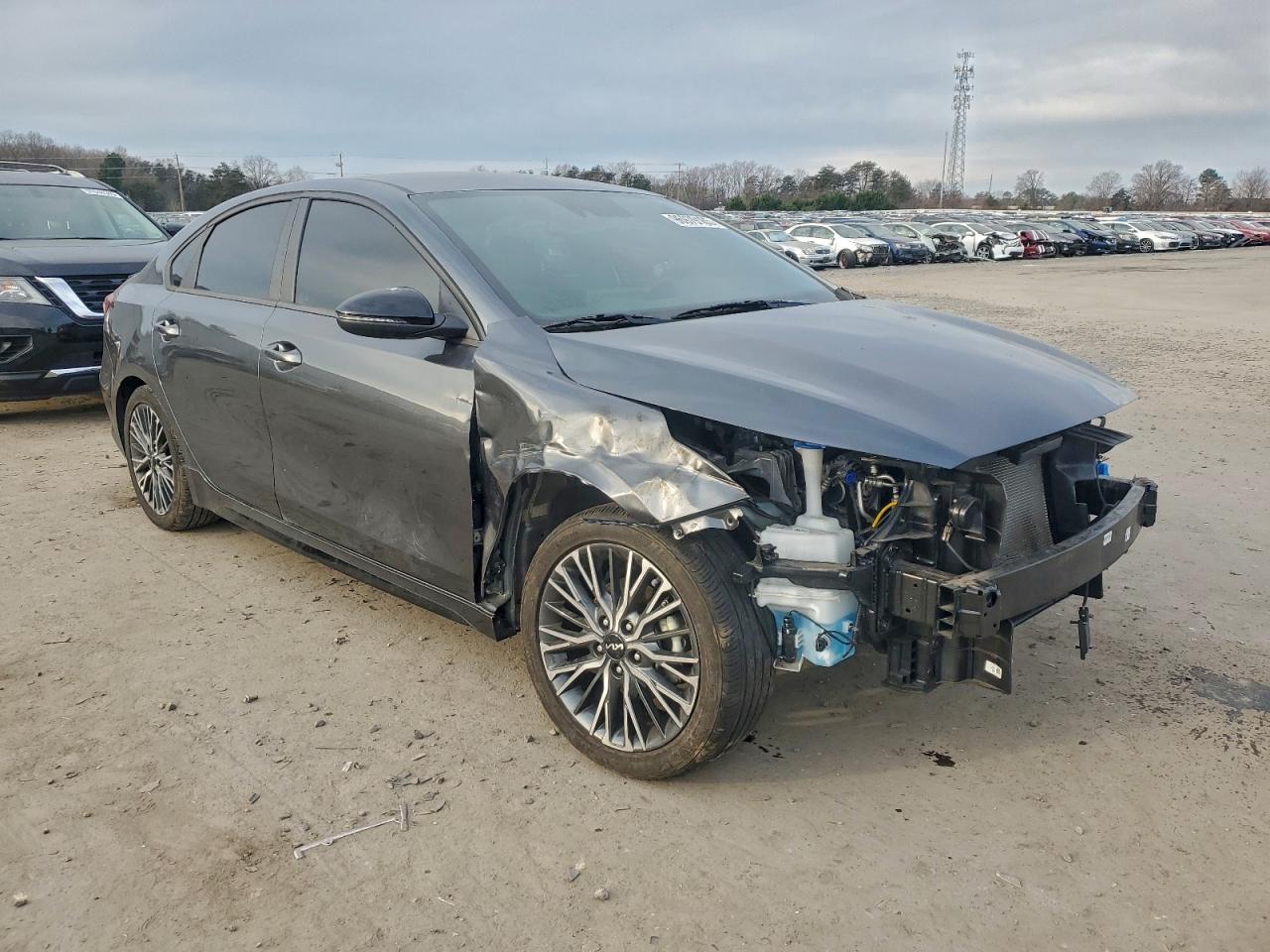 2024 KIA FORTE GT LINE photo 4