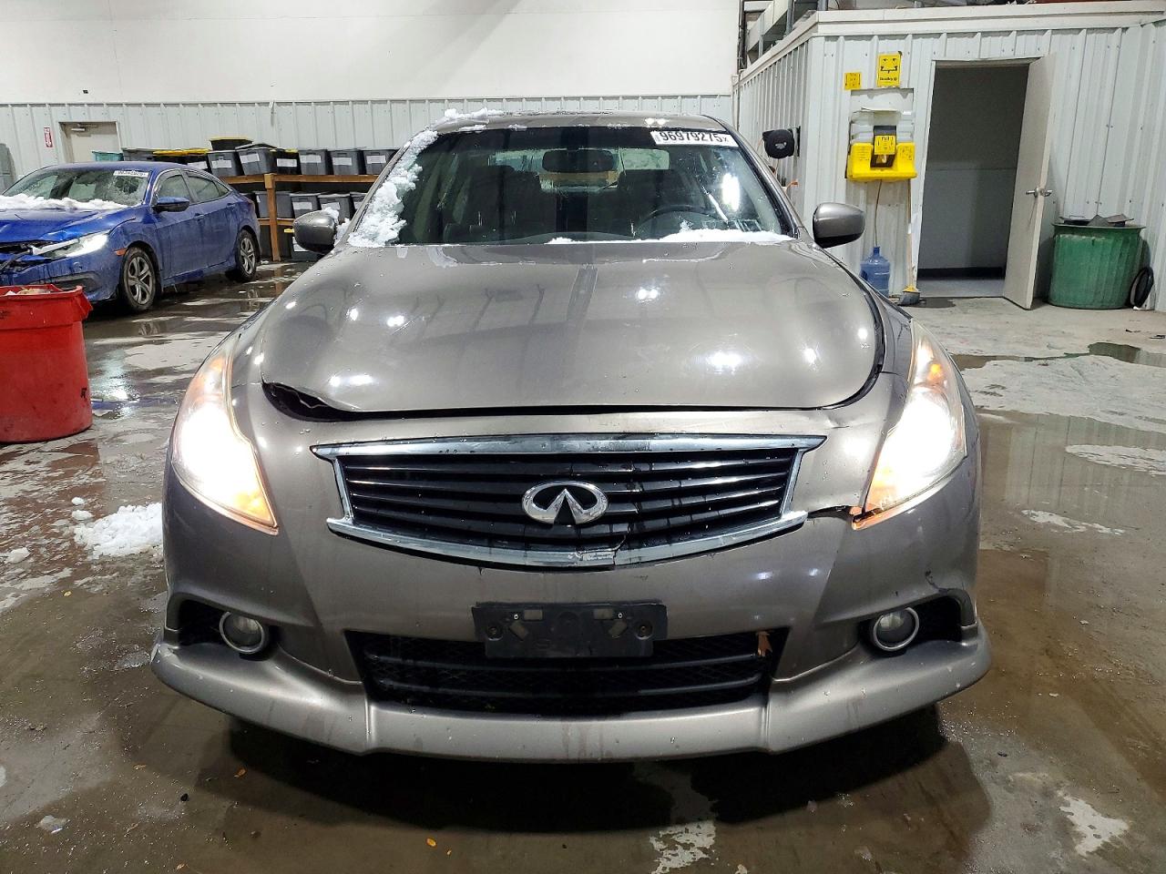 2012 INFINITI G37 photo 9