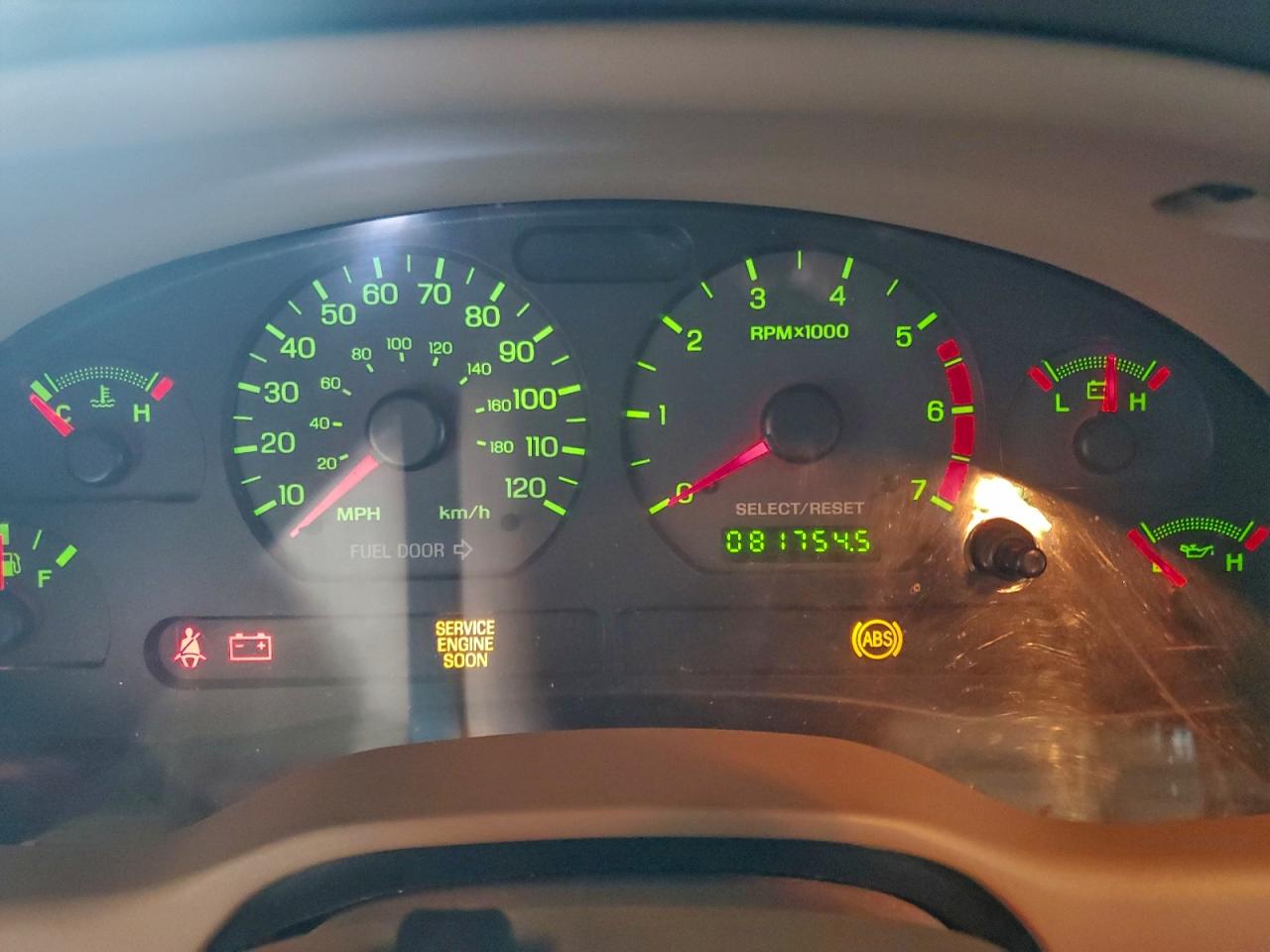 2004 FORD MUSTANG photo 25
