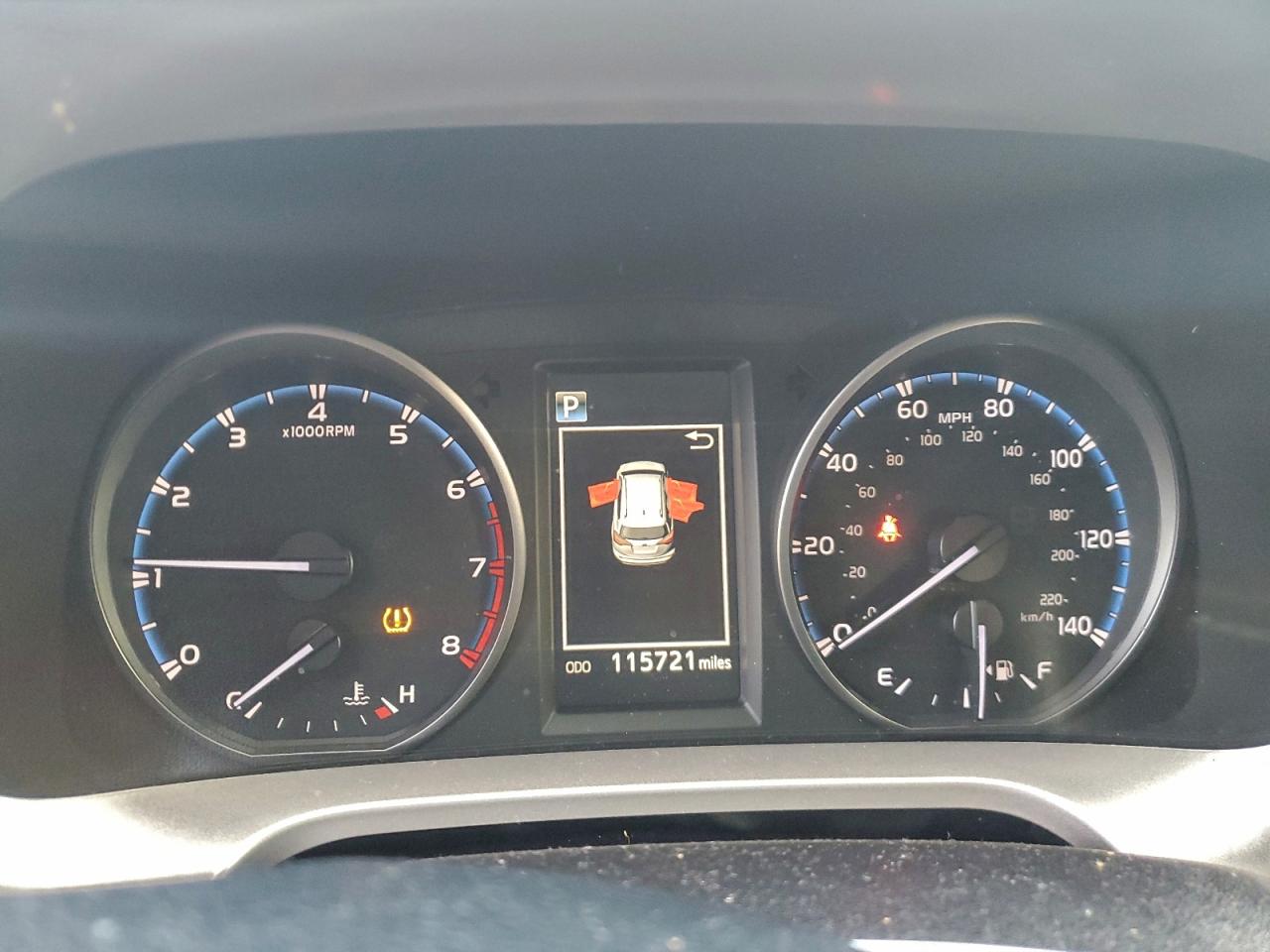 2018 TOYOTA RAV4 LE photo 17