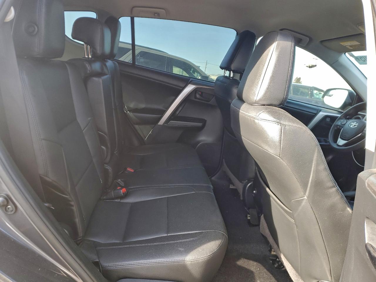 2018 TOYOTA RAV4 LE photo 21