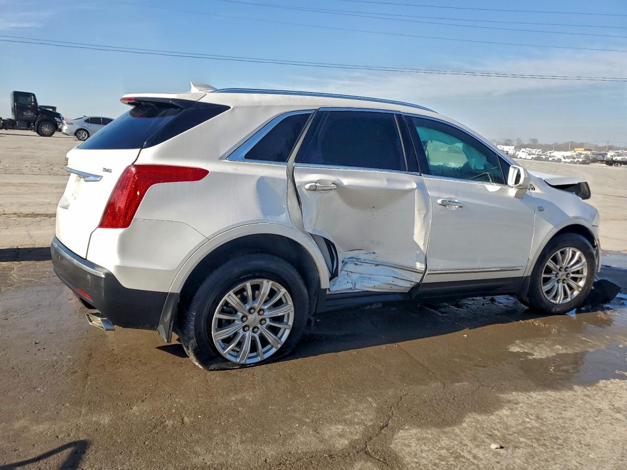 2017 CADILLAC XT5 photo 3
