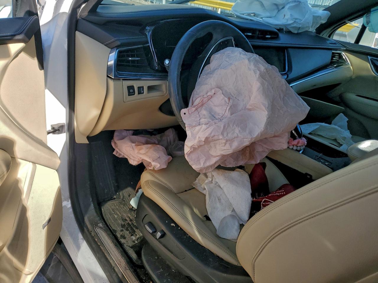 2017 CADILLAC XT5 photo 8