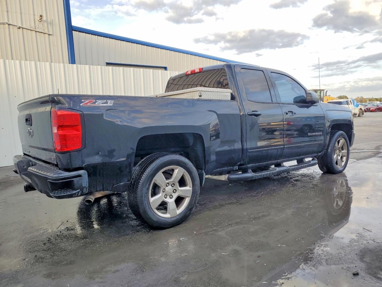 2016 CHEVROLET SILVERADO K1500 LT photo 5