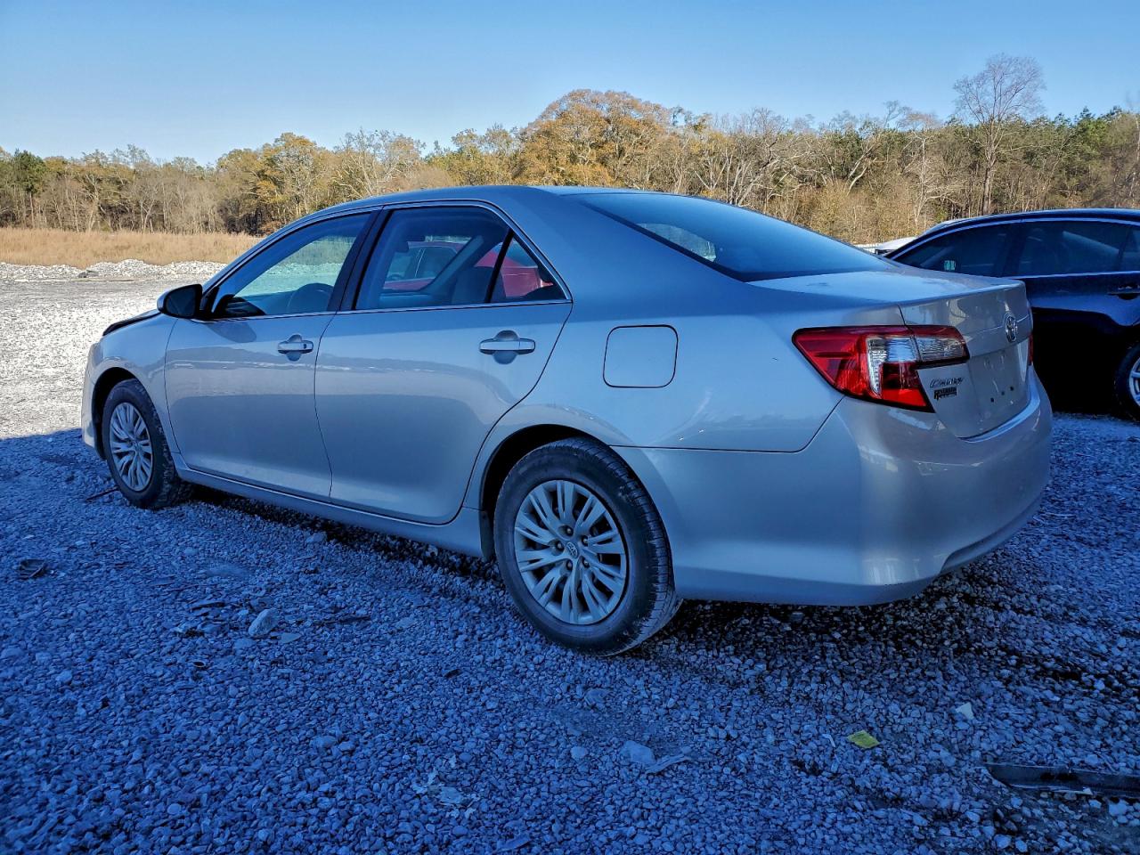 2014 TOYOTA CAMRY L photo 3