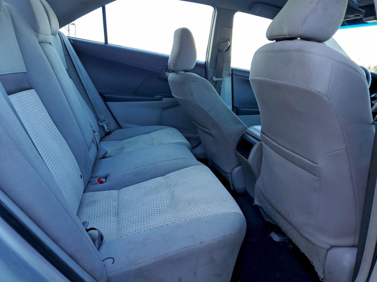 2014 TOYOTA CAMRY L photo 19