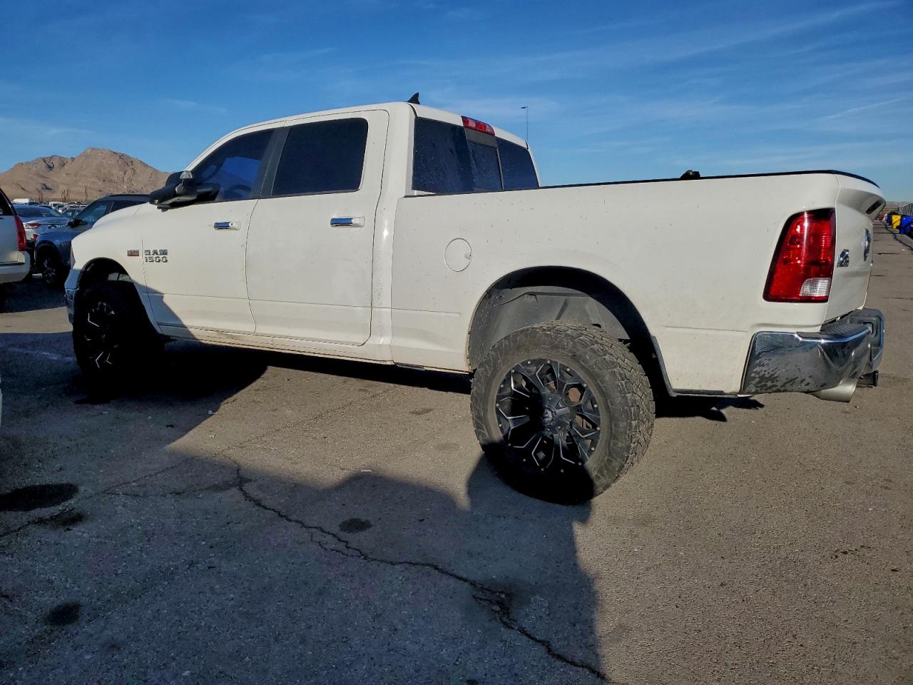 2018 RAM 1500 SLT photo 2