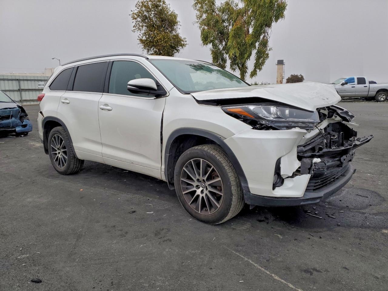 2018 TOYOTA HIGHLANDER SE photo 4