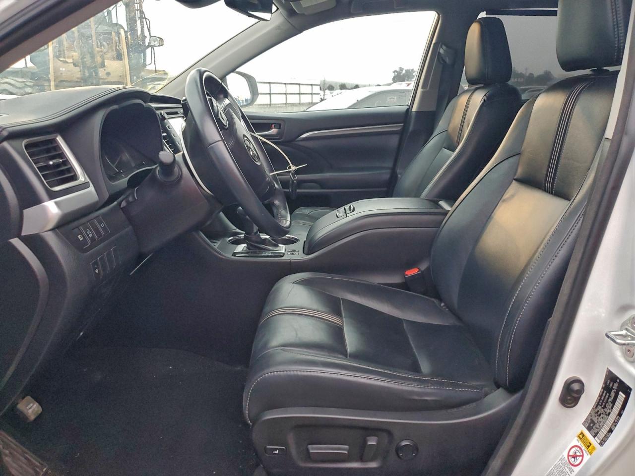 2018 TOYOTA HIGHLANDER SE photo 7