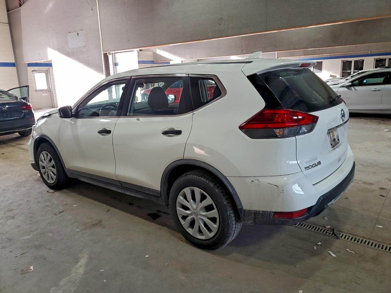 2017 NISSAN ROGUE S photo 2