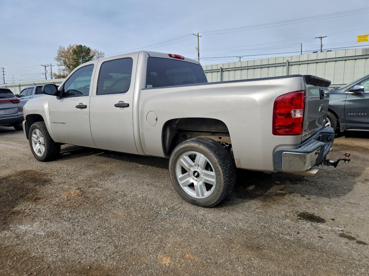2007 CHEVROLET SILVERADO C1500 CREW CAB photo 2
