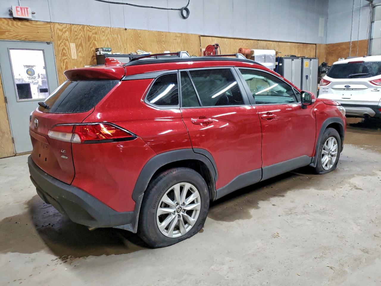 2022 TOYOTA COROLLA CROSS LE photo 3
