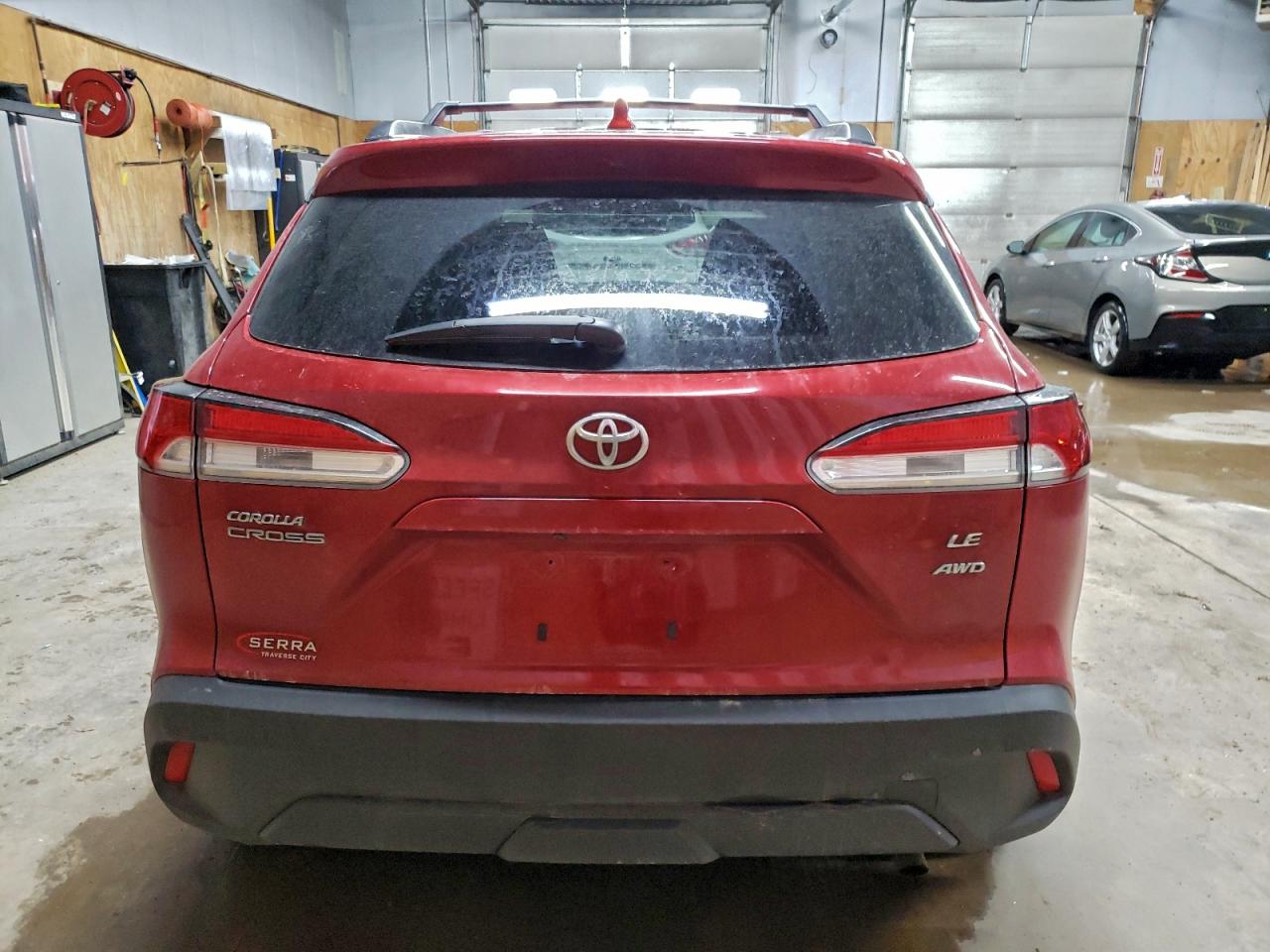 2022 TOYOTA COROLLA CROSS LE photo 6