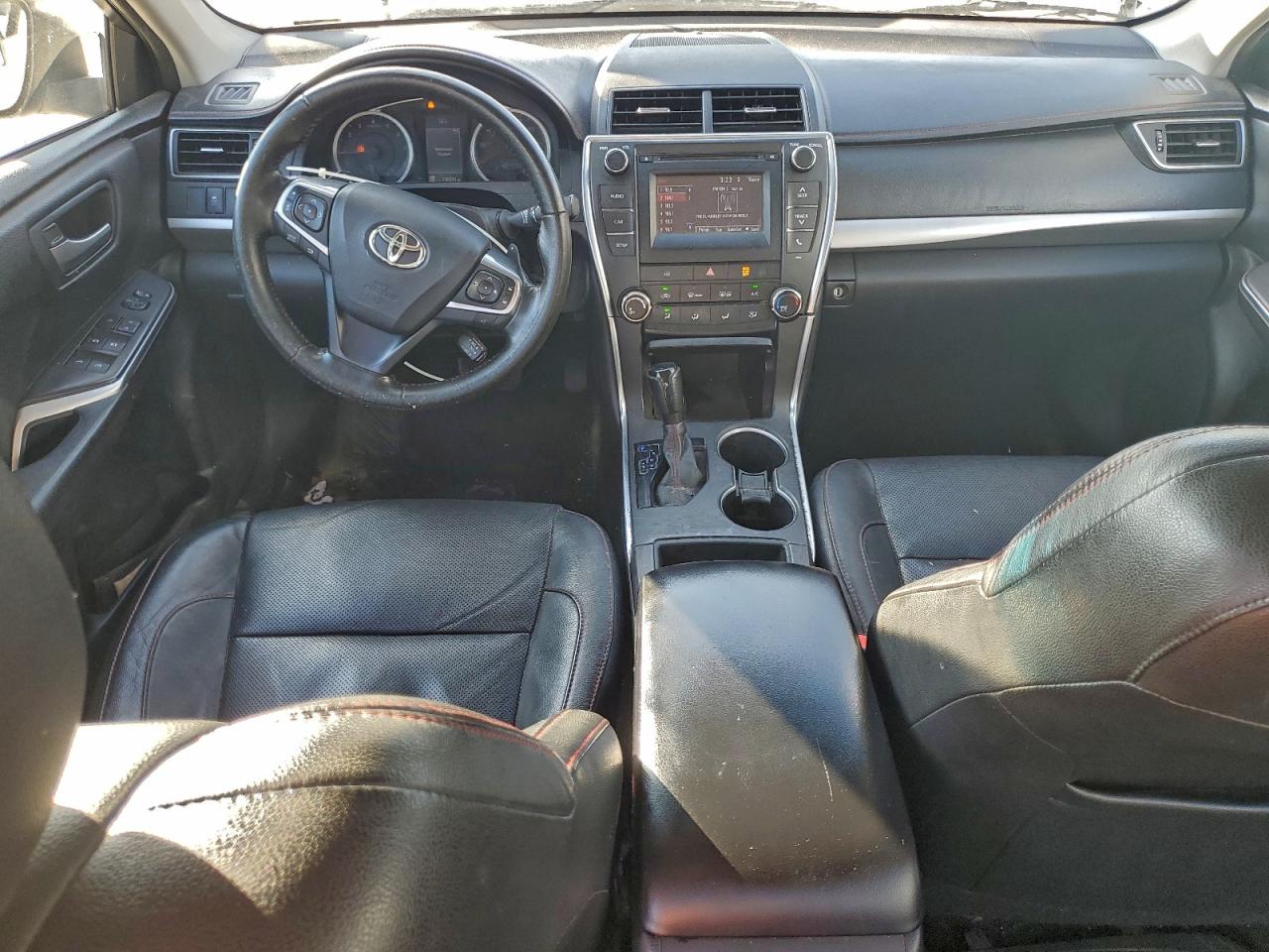 2016 TOYOTA CAMRY LE photo 15