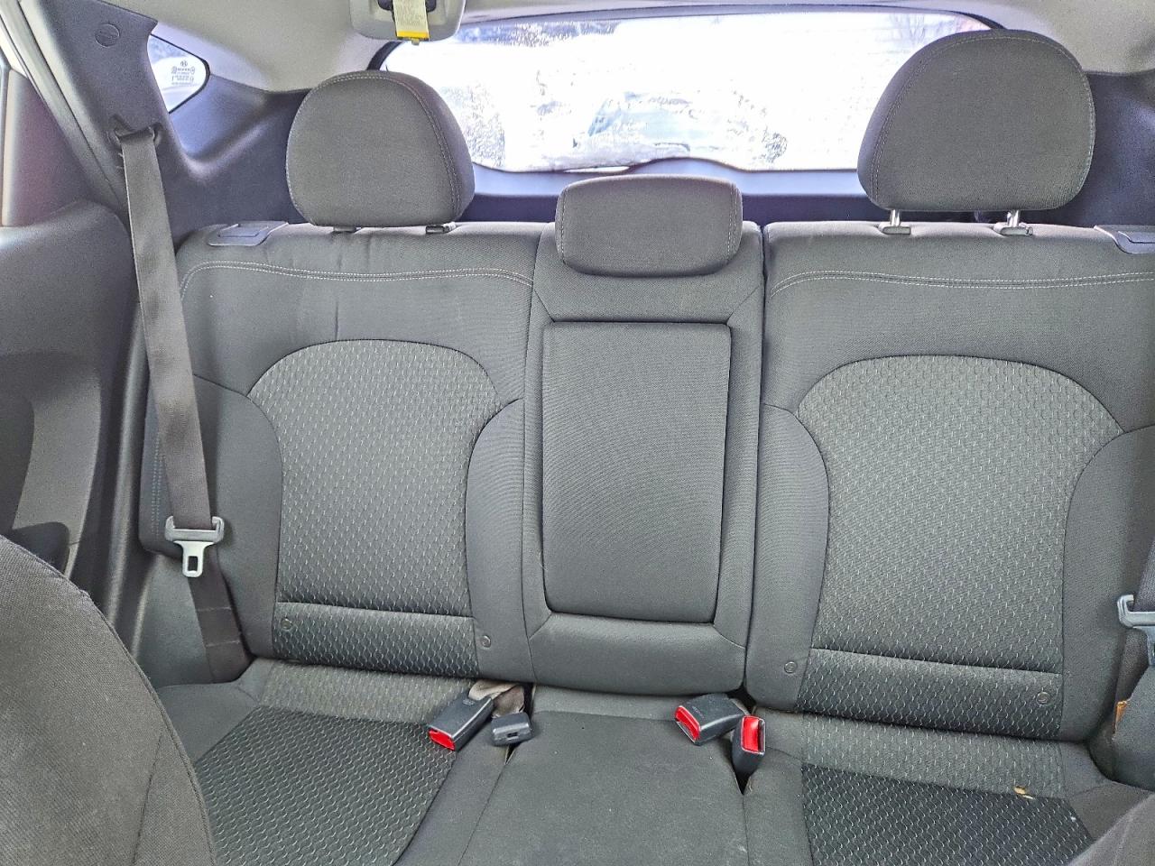 2012 HYUNDAI TUCSON GL photo 19