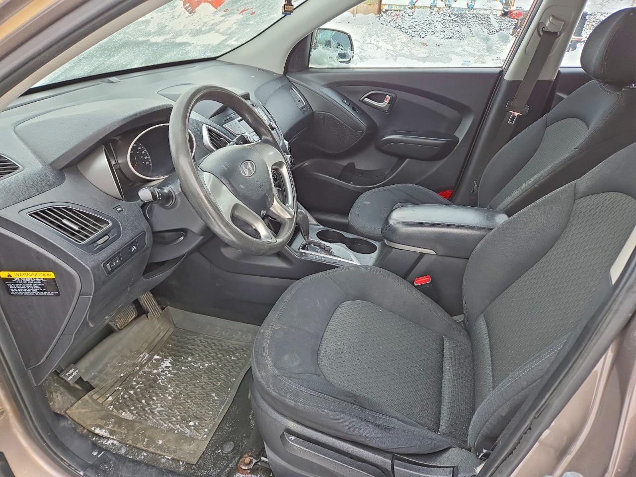 2012 HYUNDAI TUCSON GL photo 13