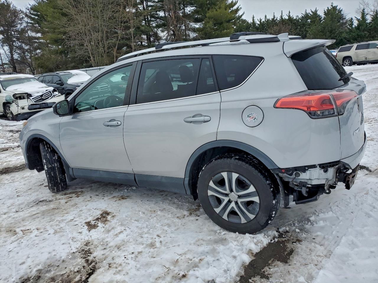 2016 TOYOTA RAV4 LE photo 2