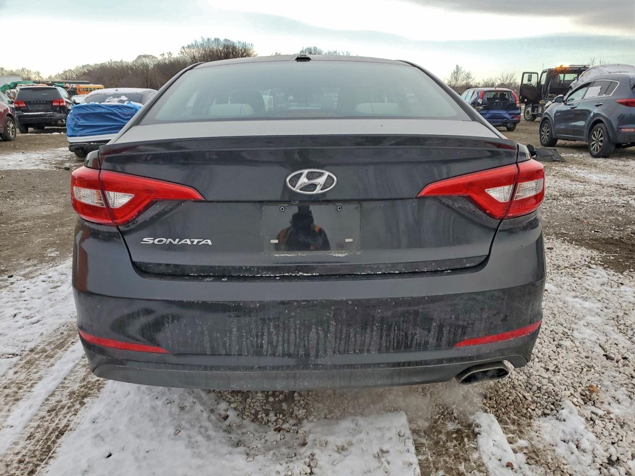 2015 HYUNDAI SONATA SE photo 6