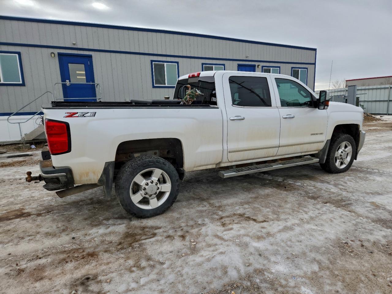2018 CHEVROLET SILVERADO K2500 HEAVY DUTY LTZ photo 3