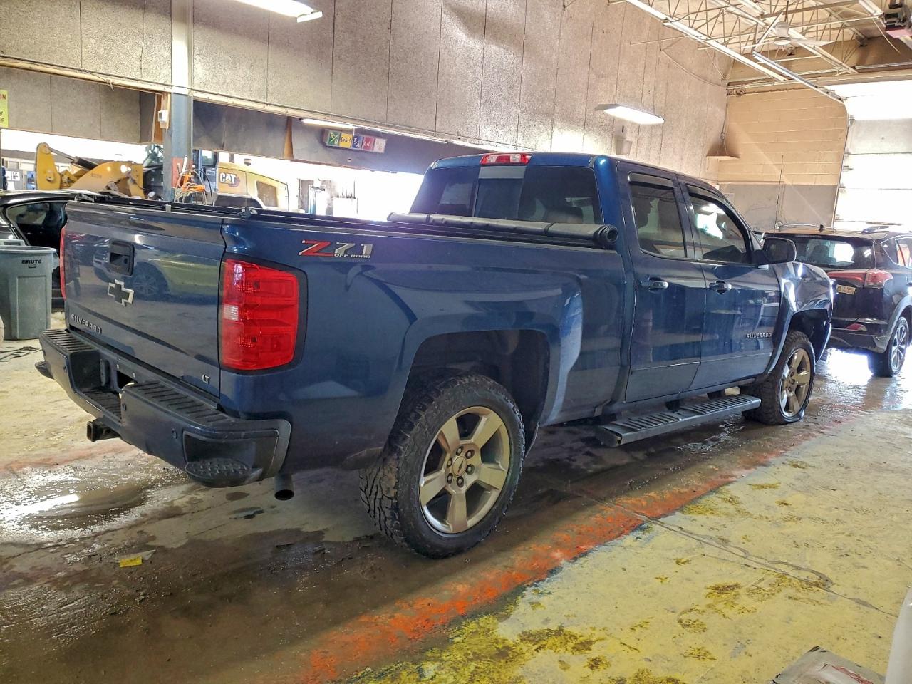 2018 CHEVROLET SILVERADO K1500 LT photo 3