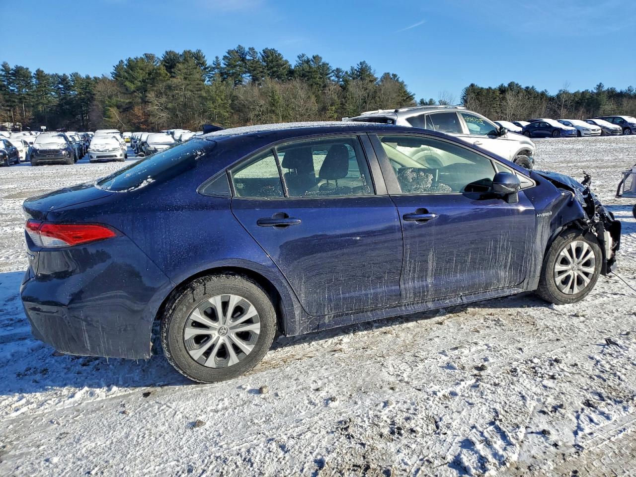2021 TOYOTA COROLLA LE photo 3