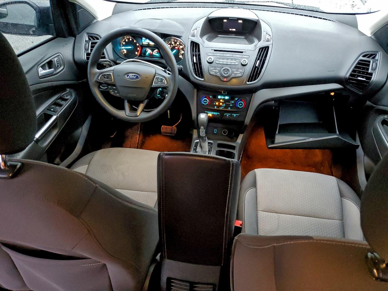 2017 FORD ESCAPE SE photo 8