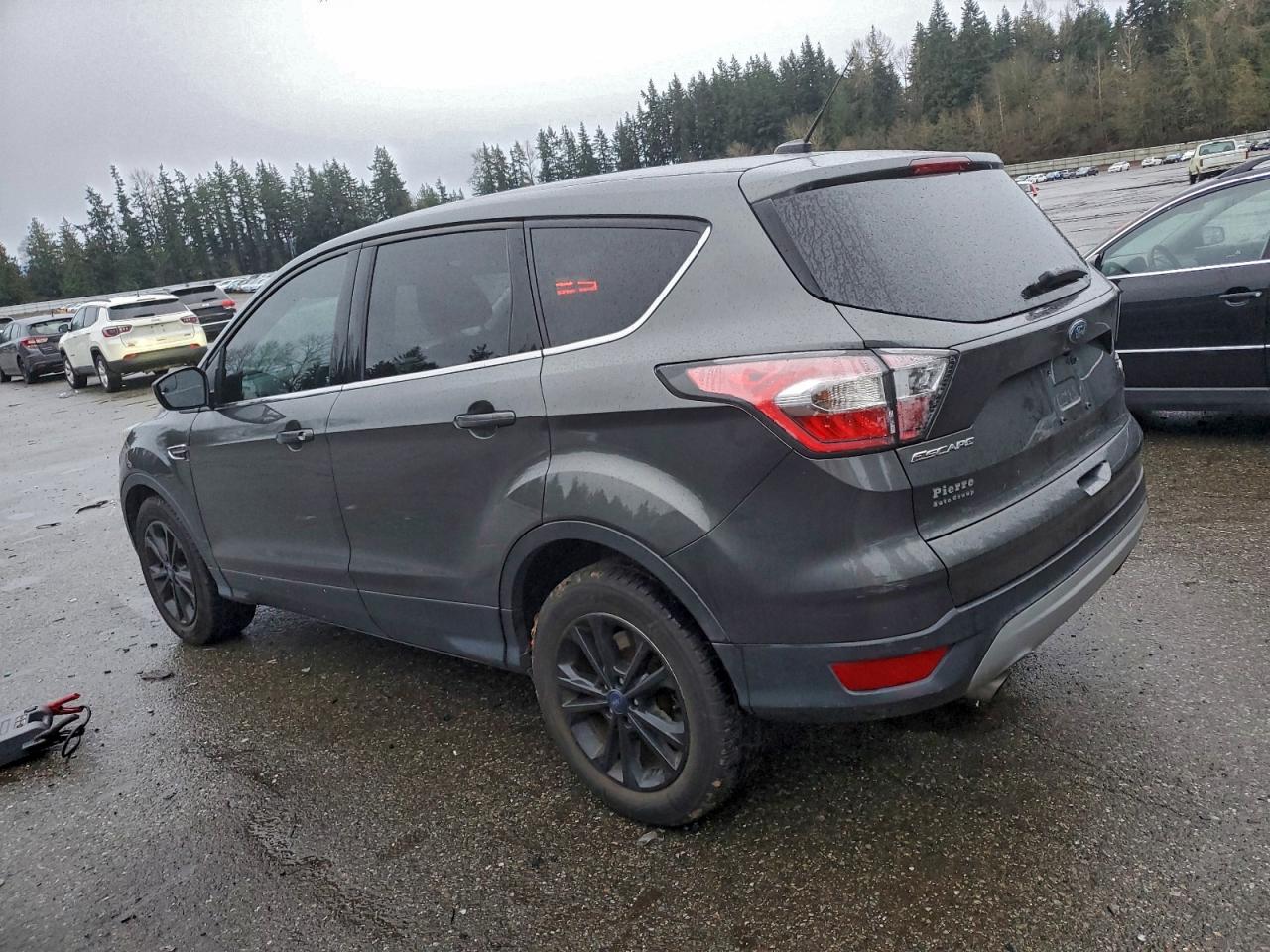 2017 FORD ESCAPE SE photo 2